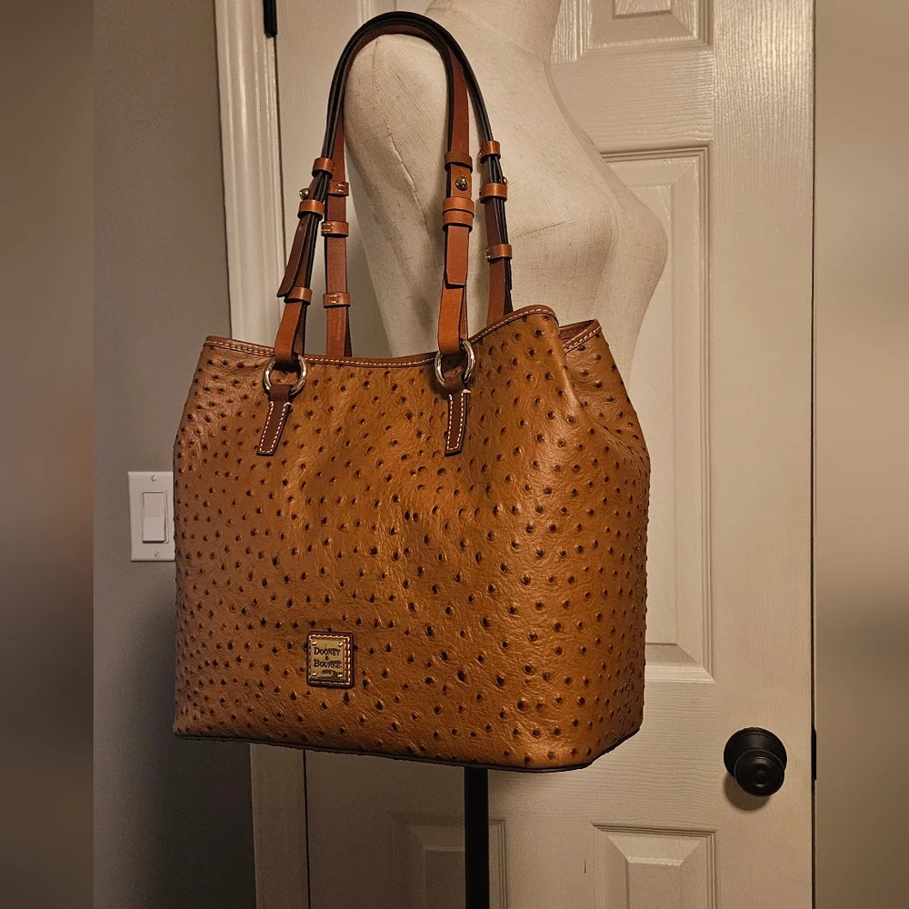 NWT Dooney & Bourke Briana Ostrich Embossed Leather Shoulder Bag: Caramel - Picture 5 of 16
